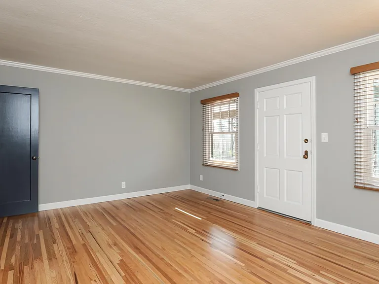 1030 Hopkins Ave — Photo 11