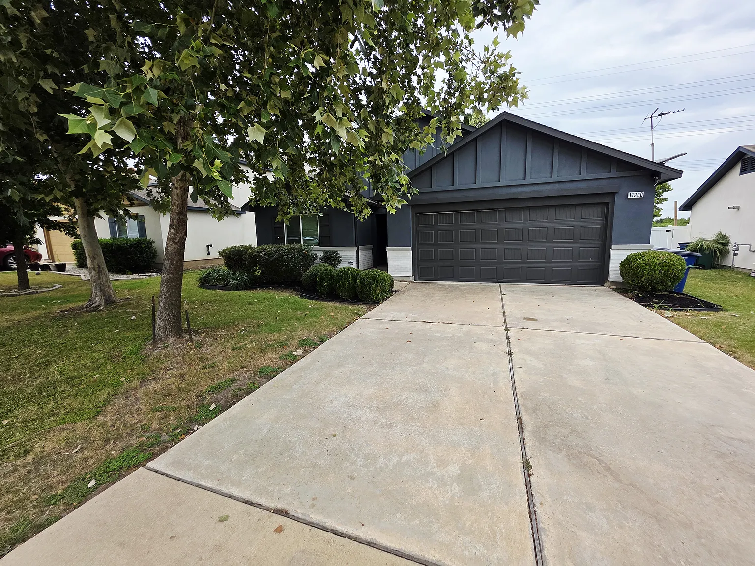 11200 Mickelson Dr — Photo 1