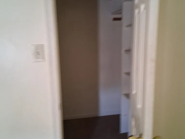 413 N Western Ave — Photo 12