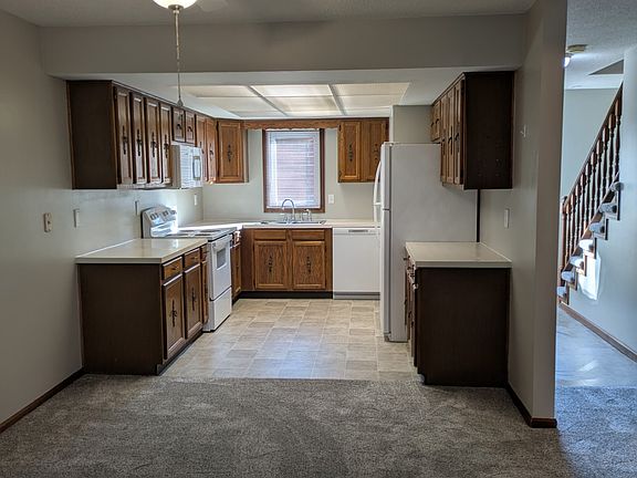 2nd image of 17436 Fairway Dr APT G