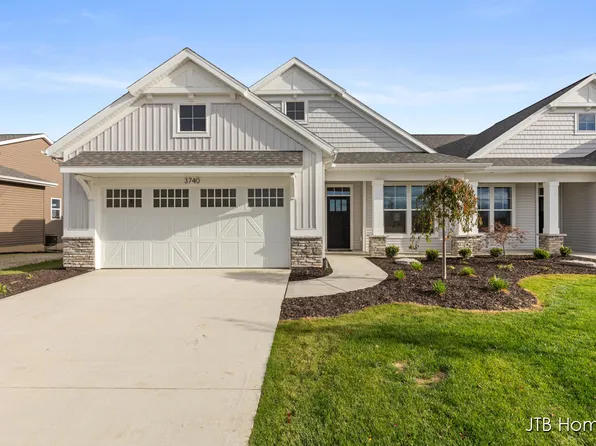 3740 Leenheer Dr #9, Grandville, MI 49418
