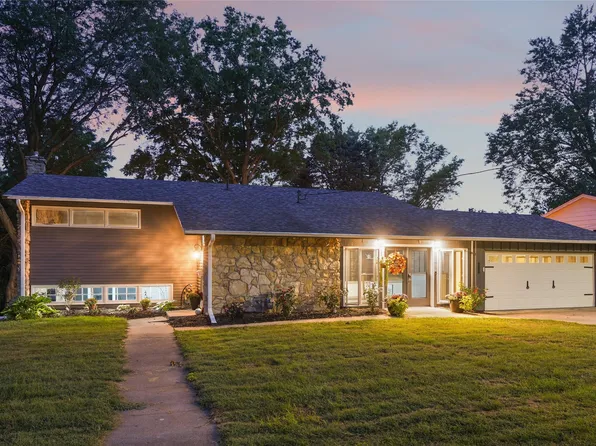 1207 S 16th Ave W, Newton, IA 50208