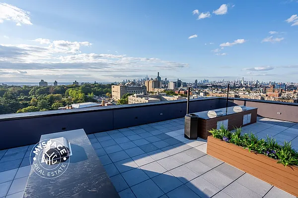 Rented by Carroll Development Leasing LLC | media 19