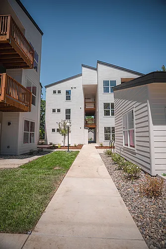 Waller Apartments Photo 1