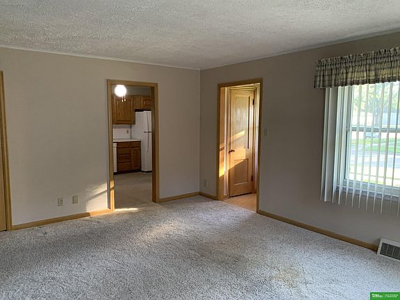 5th image of 1685 N Logan St