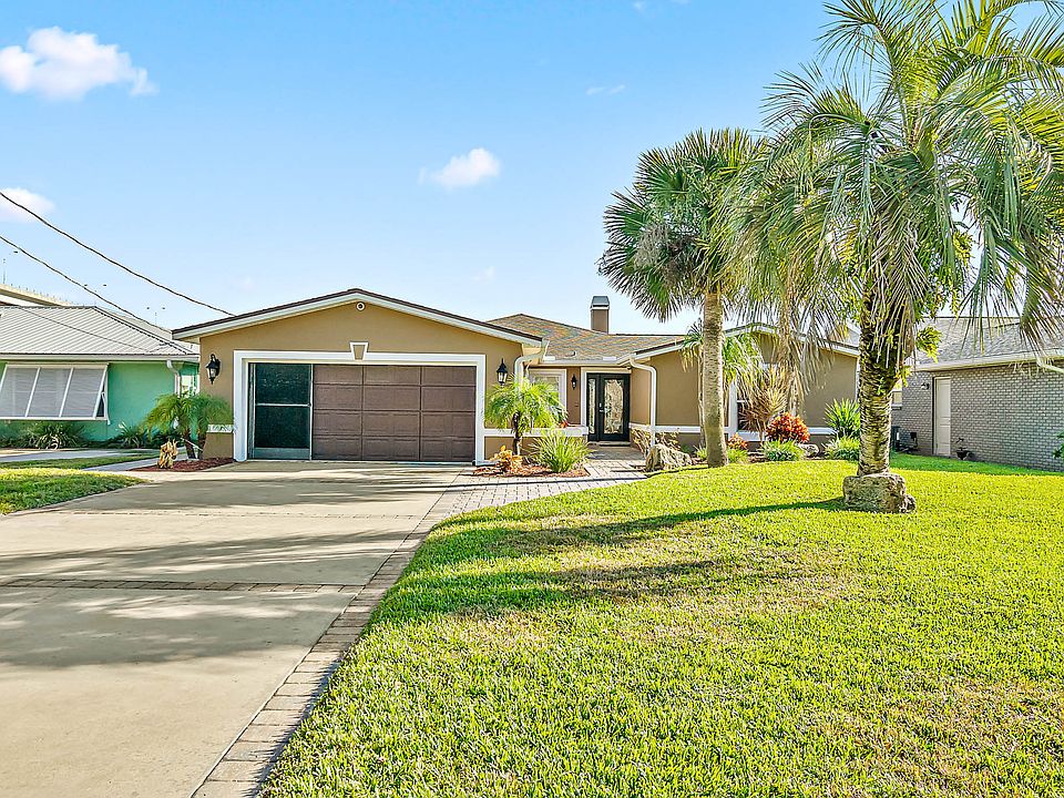 1st image of 107 Palm Dr