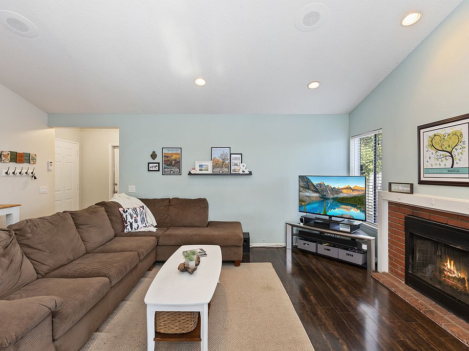 1st image of 12511 Willow Tree Ave