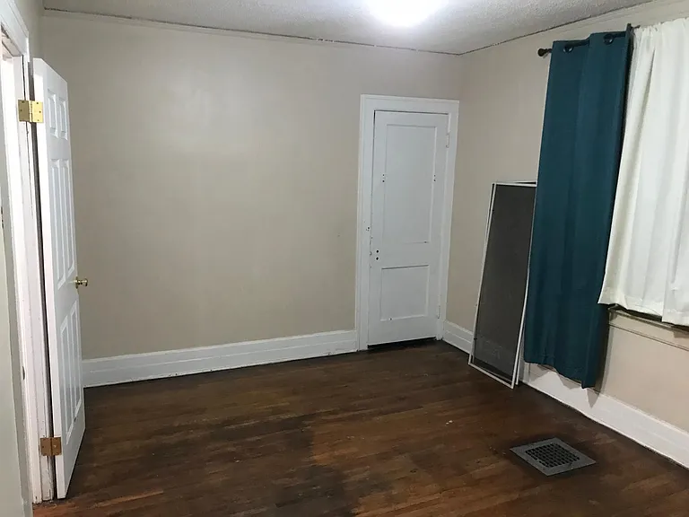 5240 S Clarendon St #5240 — Photo 10