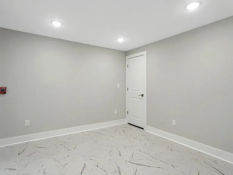 2120 Berges St E — Photo 7