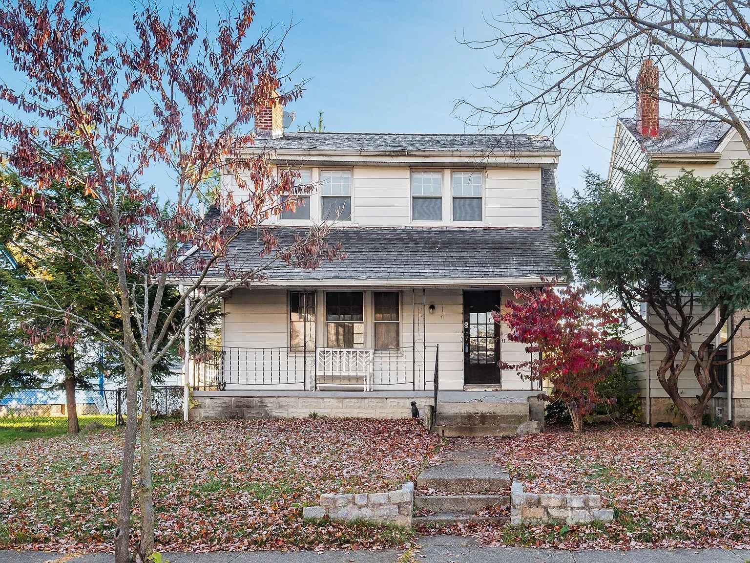 448 Townsend Ave photo 1