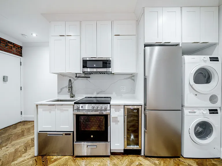 162 W 13th St #1 — Photo 2