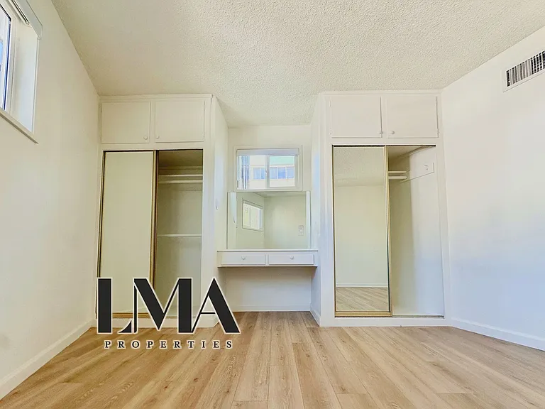 1830 N La Brea Ave #7A — Photo 28