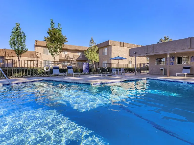 Sunset View Apartments — Photo 26