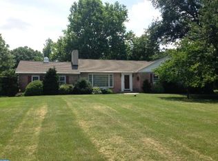 726 Diamond St, Sellersville, PA 18960