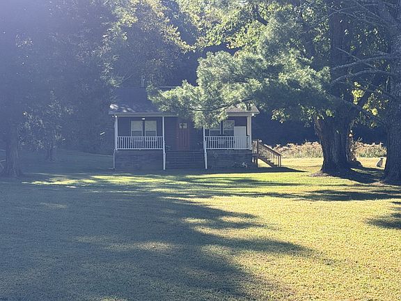 4th image of 640 Bat Harbor Rd