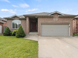 2205 Randolph Ave, Windsor, ON N9B 3V9