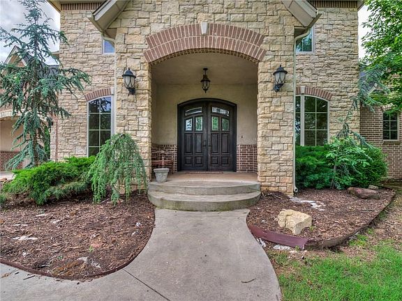 4th image of 18672 Marbella Ln
