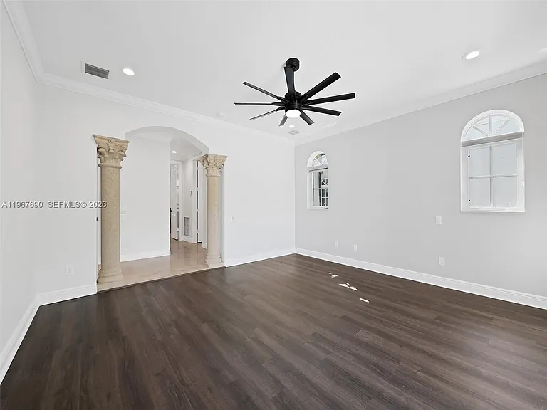 827 SE 2nd Ct — Photo 19