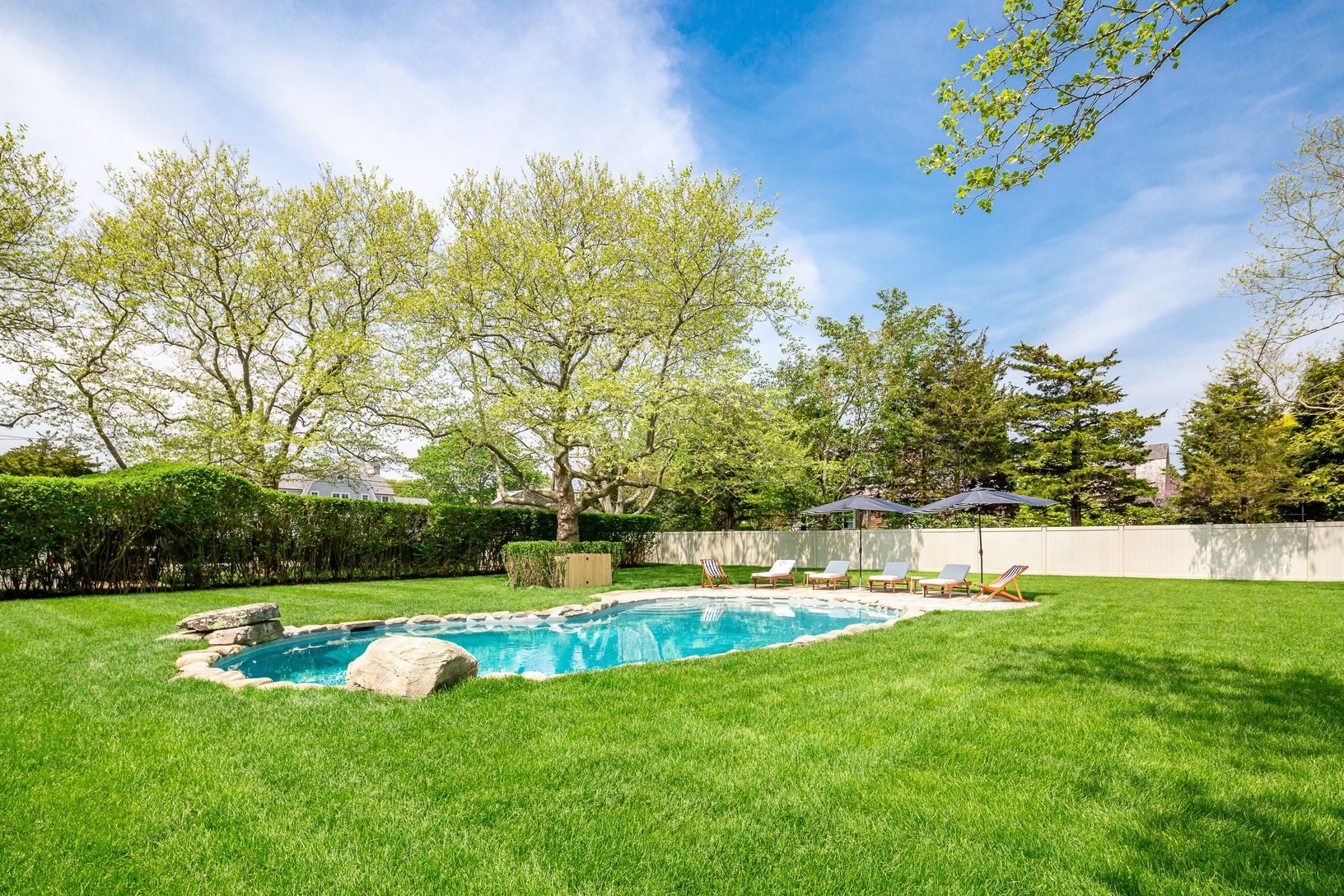  Large Yard
