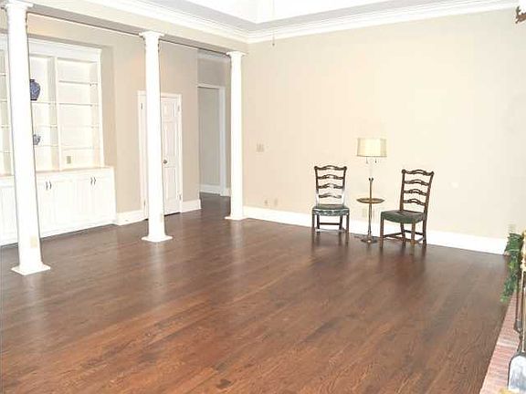 4th image of 3719 Everest Dr