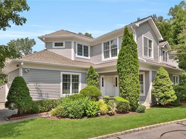 5 Club Pointe Drive, White Plains, NY 10605