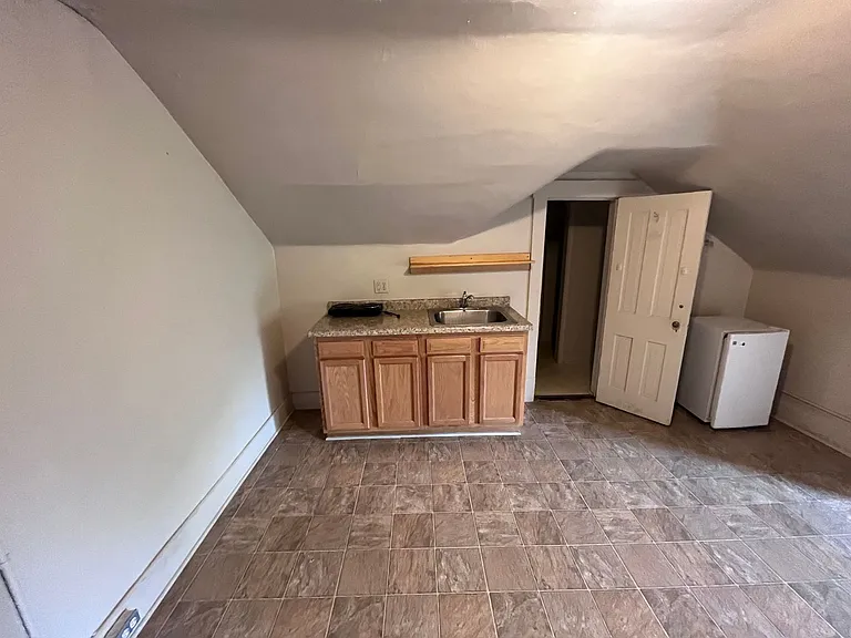 321 Vine St — Photo 6