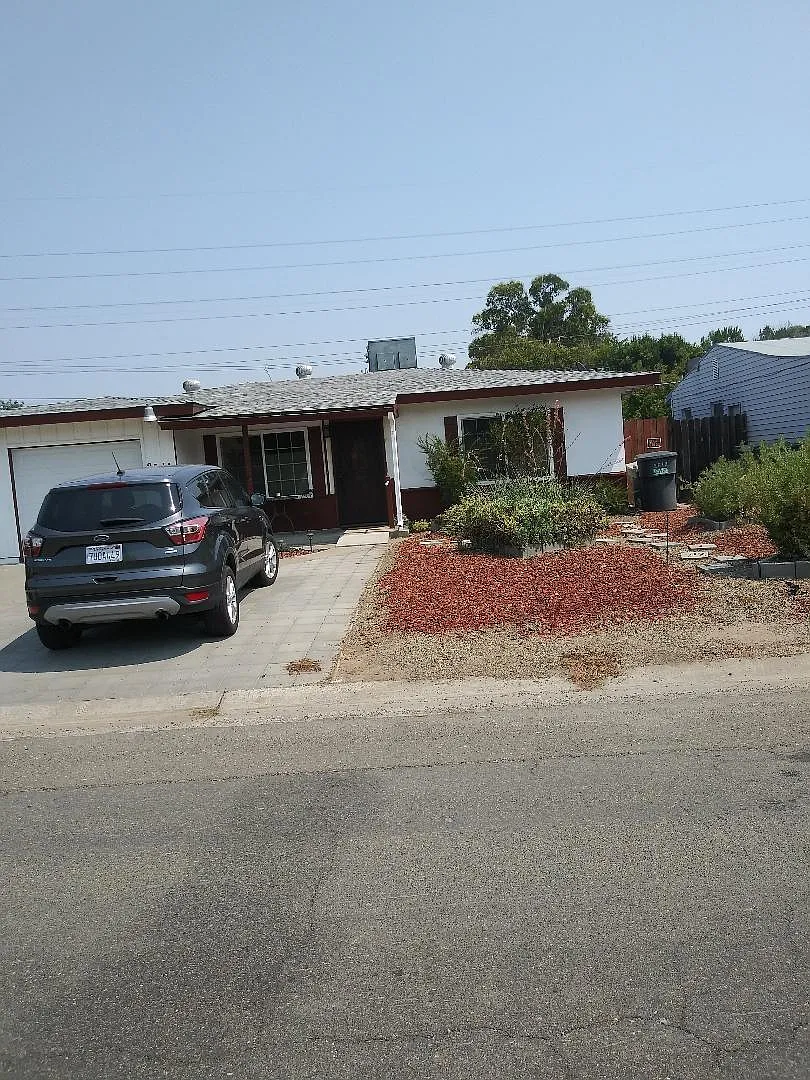 2612 Anna Way photo 1