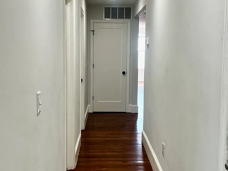 397 Chelsea St #2 — Photo 3