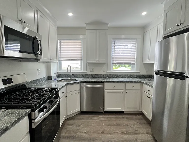 96 Brooks St #2 — Photo 2