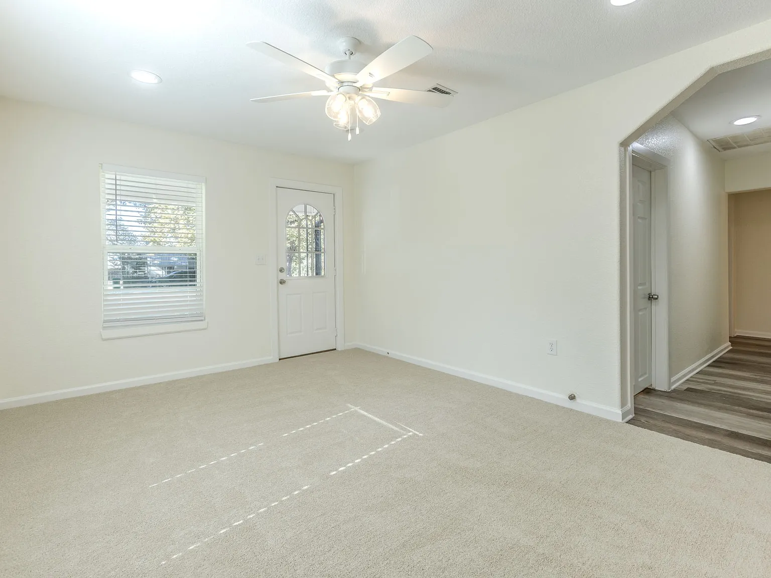 3 bed, 2000 sqft, $2,200 — Photo 3