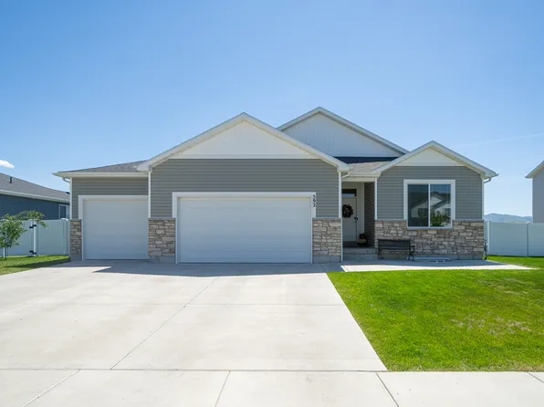 592 E 600 S, Hyrum, UT 84319