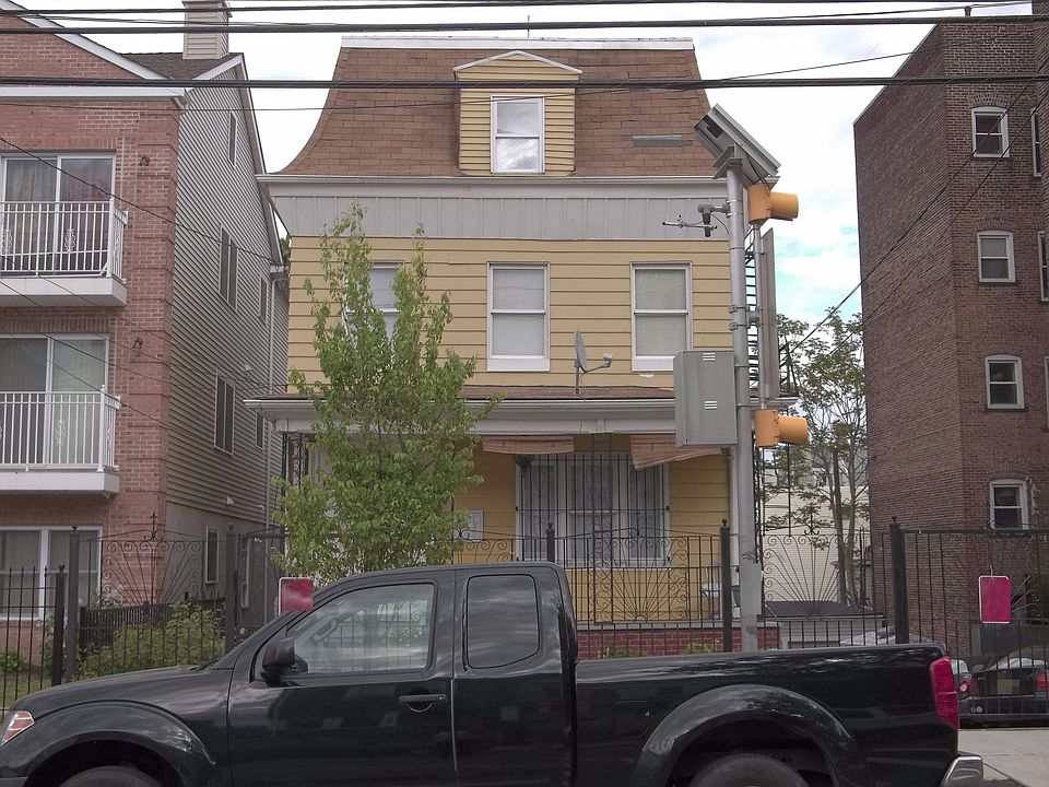 1st image of 215-217 Summer Ave