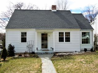 325 College Cres, Staunton, VA 24401