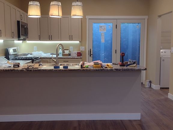 Living Area / Open kitchen