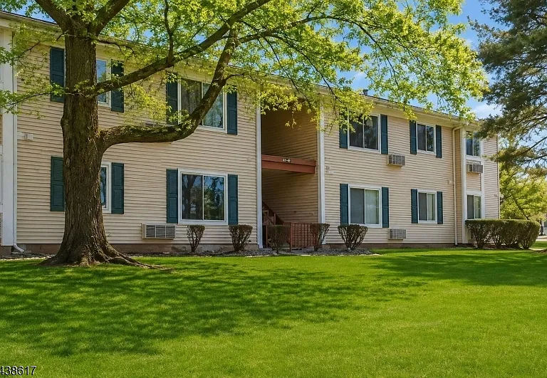 22 Bolton Ct — Photo 1