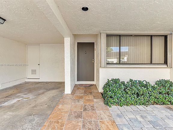 5th image of 1601 Cypress Pointe Dr #1601