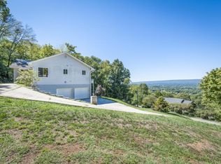 6504 Stonington Dr, Hixson, TN 37343