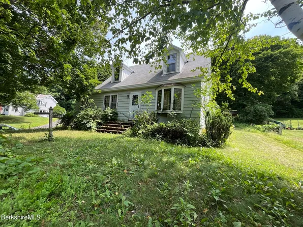 1430-1432 Church St, North Adams, MA 01247