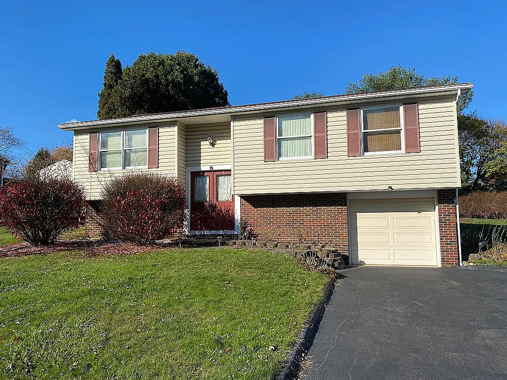 216 Oberlin Dr photo 1