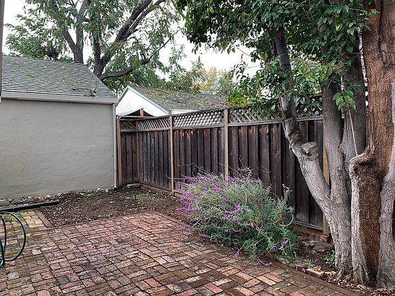 2nd image of 463 Rosewood Ave