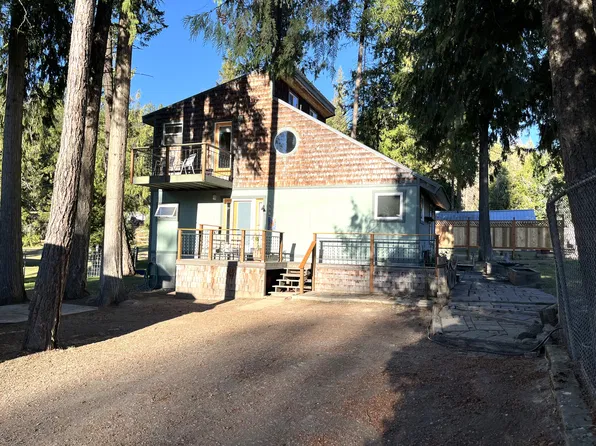 471 Circle Dr, Hope, ID 83836