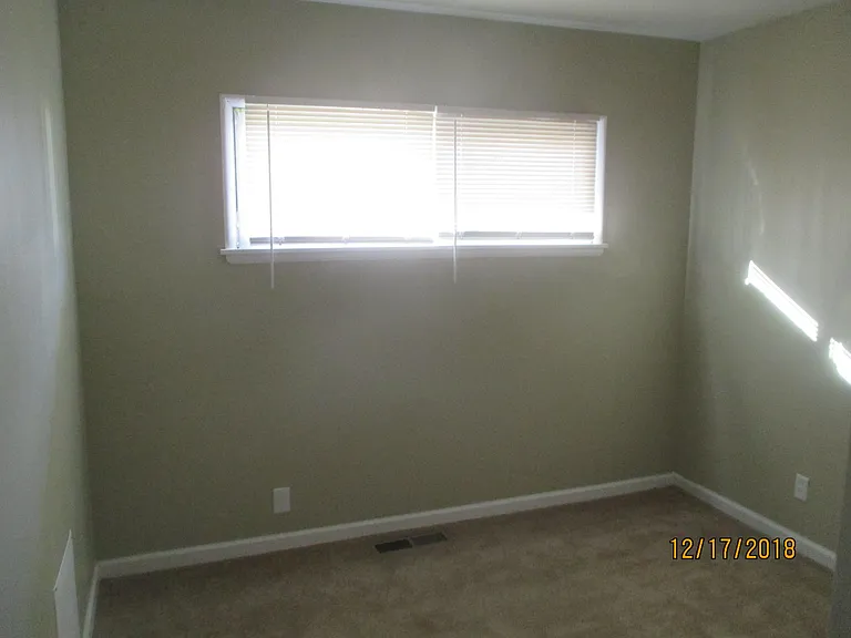 4051 Elbern Ave — Photo 10