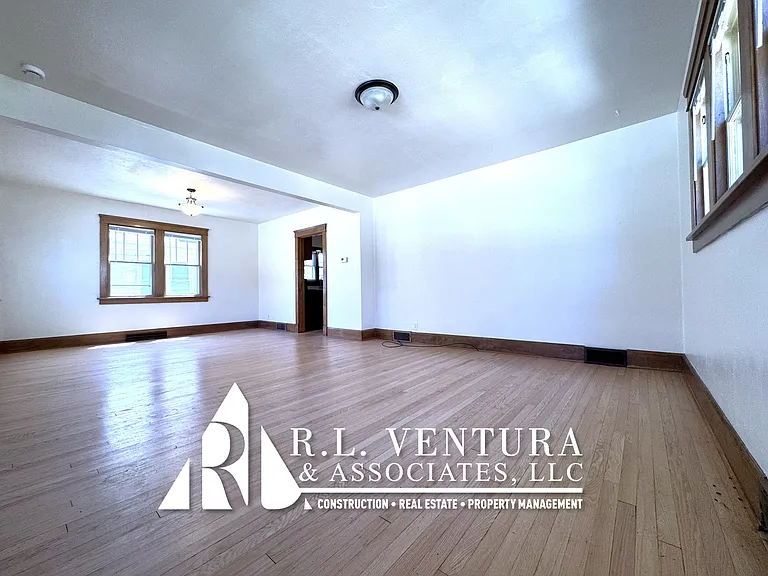 2418 Lasalle St #1/2 — Photo 7