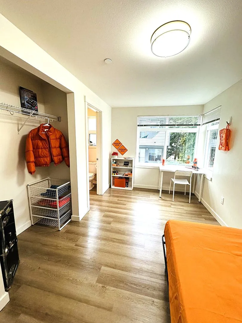 Radian Apartments — Photo 3