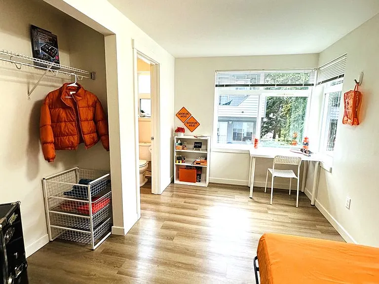 Radian Apartments — Photo 4