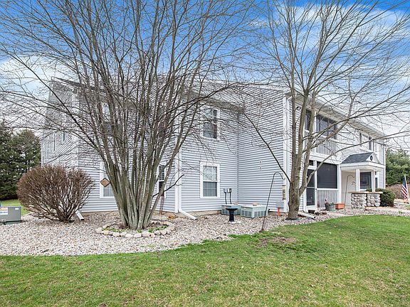 2nd image of 370 Westbrook Ct