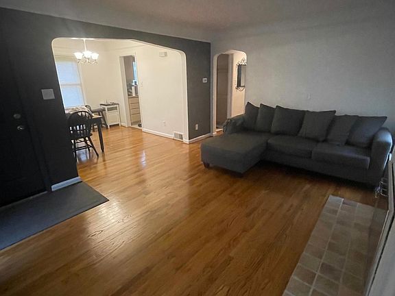 4th image of 16994 Kirkshire Ave