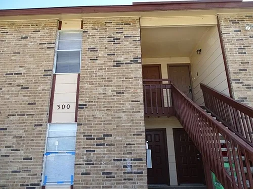 300 Moursund Blvd Photo 1