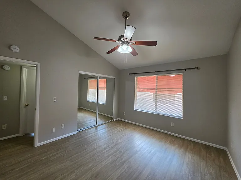 2149 E 10th St #2 — Photo 21