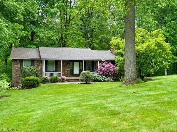 8100 Vicki Ln, Nashport, OH 43830